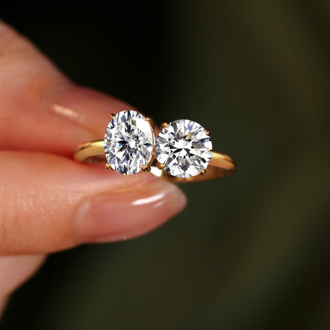 JUNIVE Round & Oval Cut Toi et Moi Unique Engagement Ring