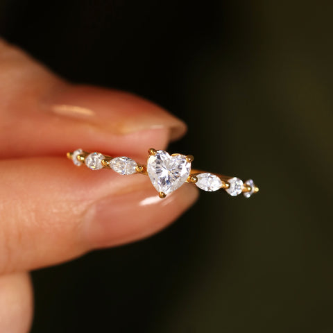 MIRA lovely heart shaped Engagement Ring