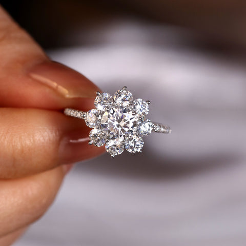 FLORA Round Cut Flower engagement ring